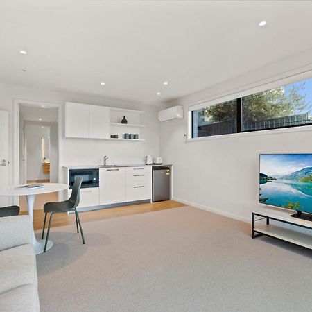 Guest House With Mountain Views Wanaka Bagian luar foto