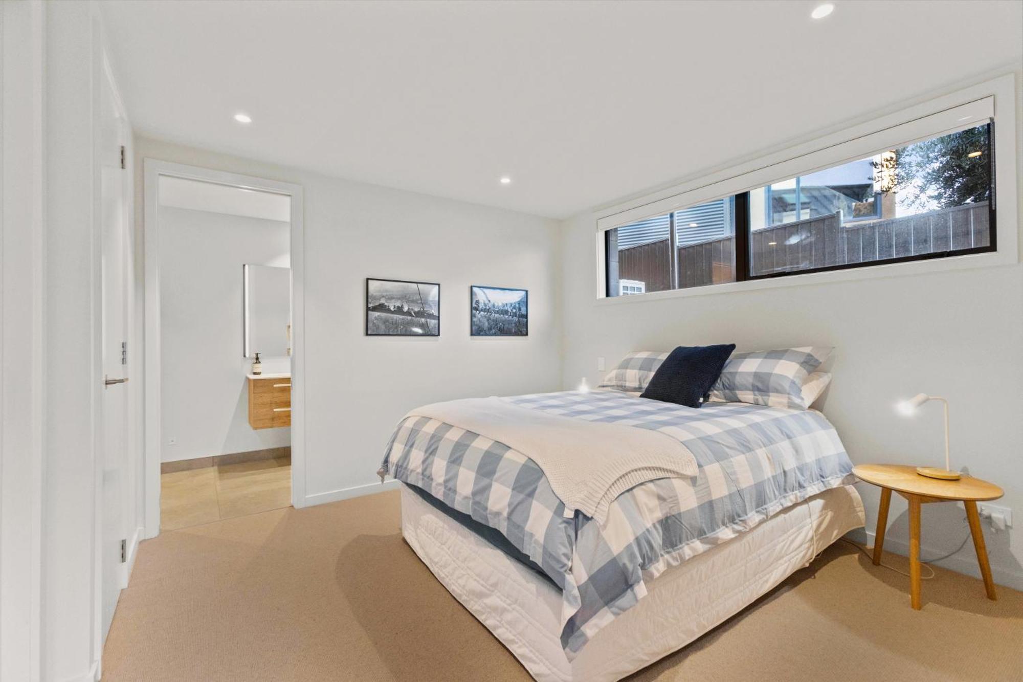 Guest House With Mountain Views Wanaka Bagian luar foto