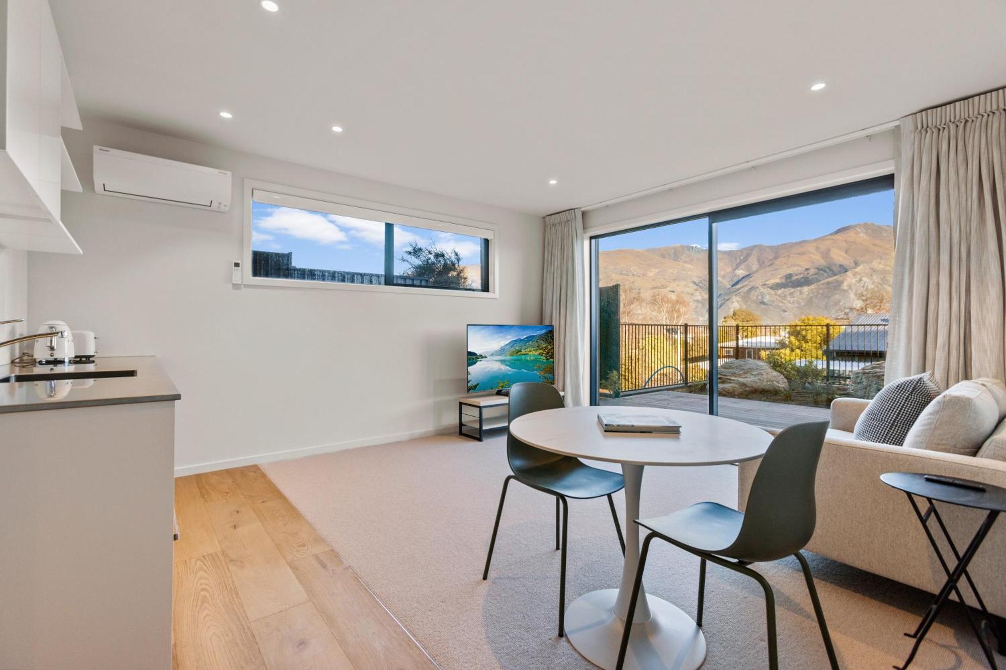 Guest House With Mountain Views Wanaka Bagian luar foto